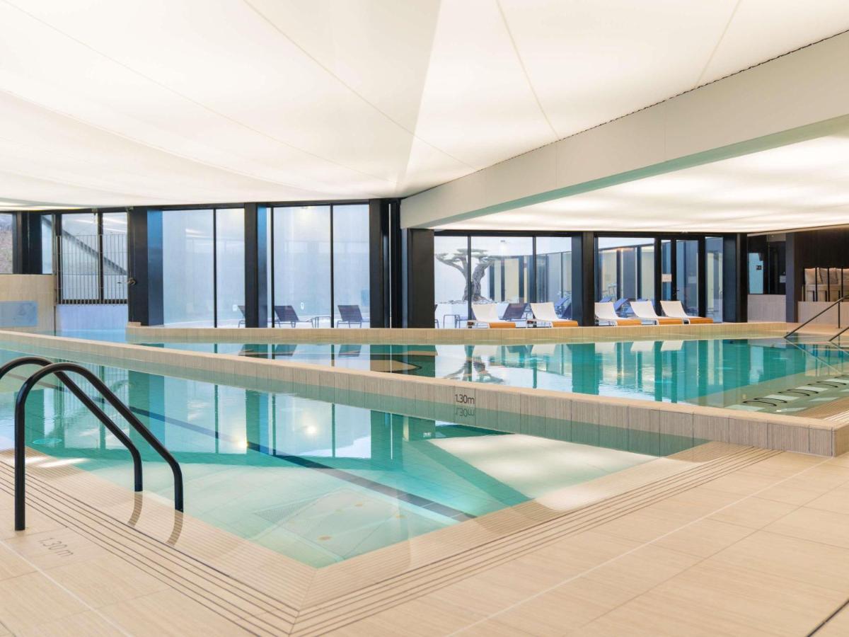 Piscine de l'établissement ibis styles La Rochelle Thalasso Chatelaillon ou située à proximité