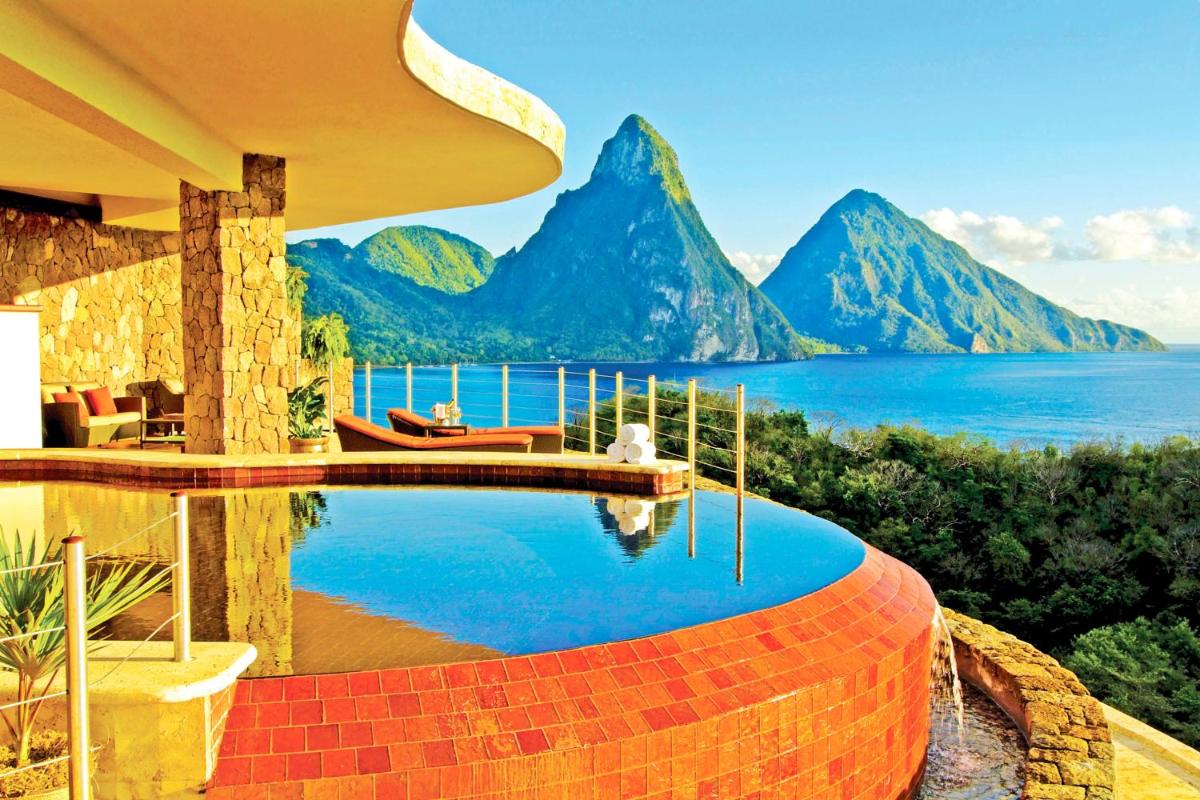 Jade Mountain - Housity