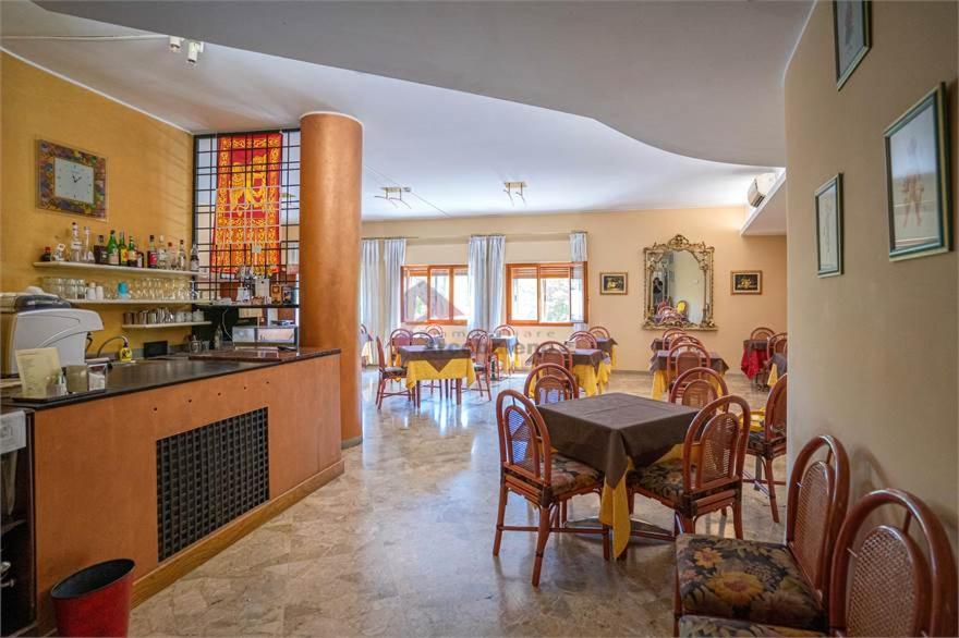 Hotel Kristall - Housity