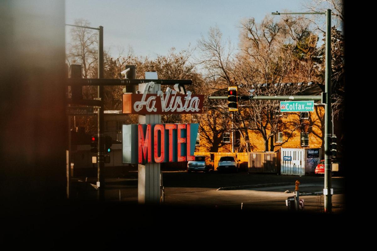 La Vista Motel - Housity