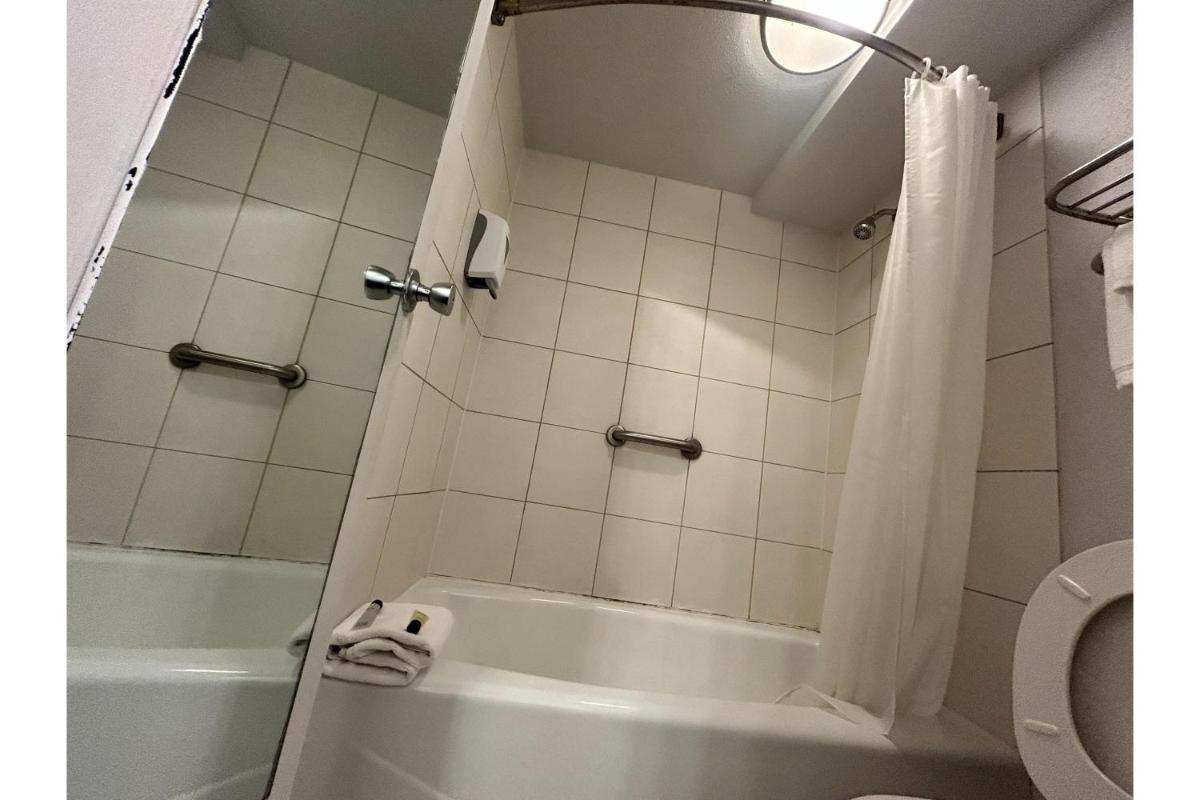 Suite Dreams Hotel - Housity