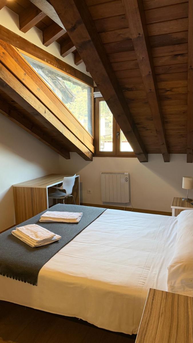 Apartamentos La Solana - Housity