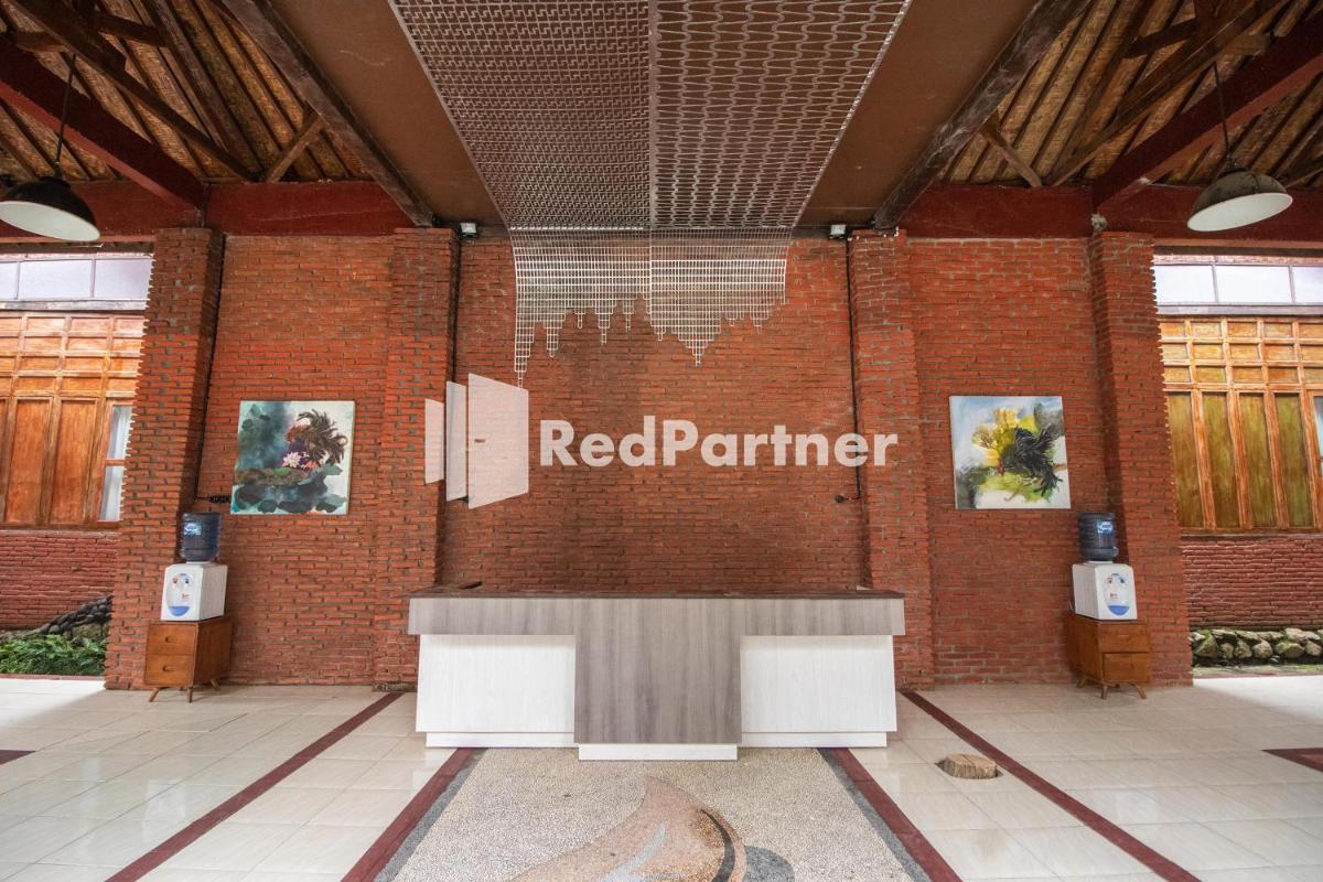 Djawata Resort & Gallery near Desa Wisata Kasongan Yogyakarta RedPartner - Housity