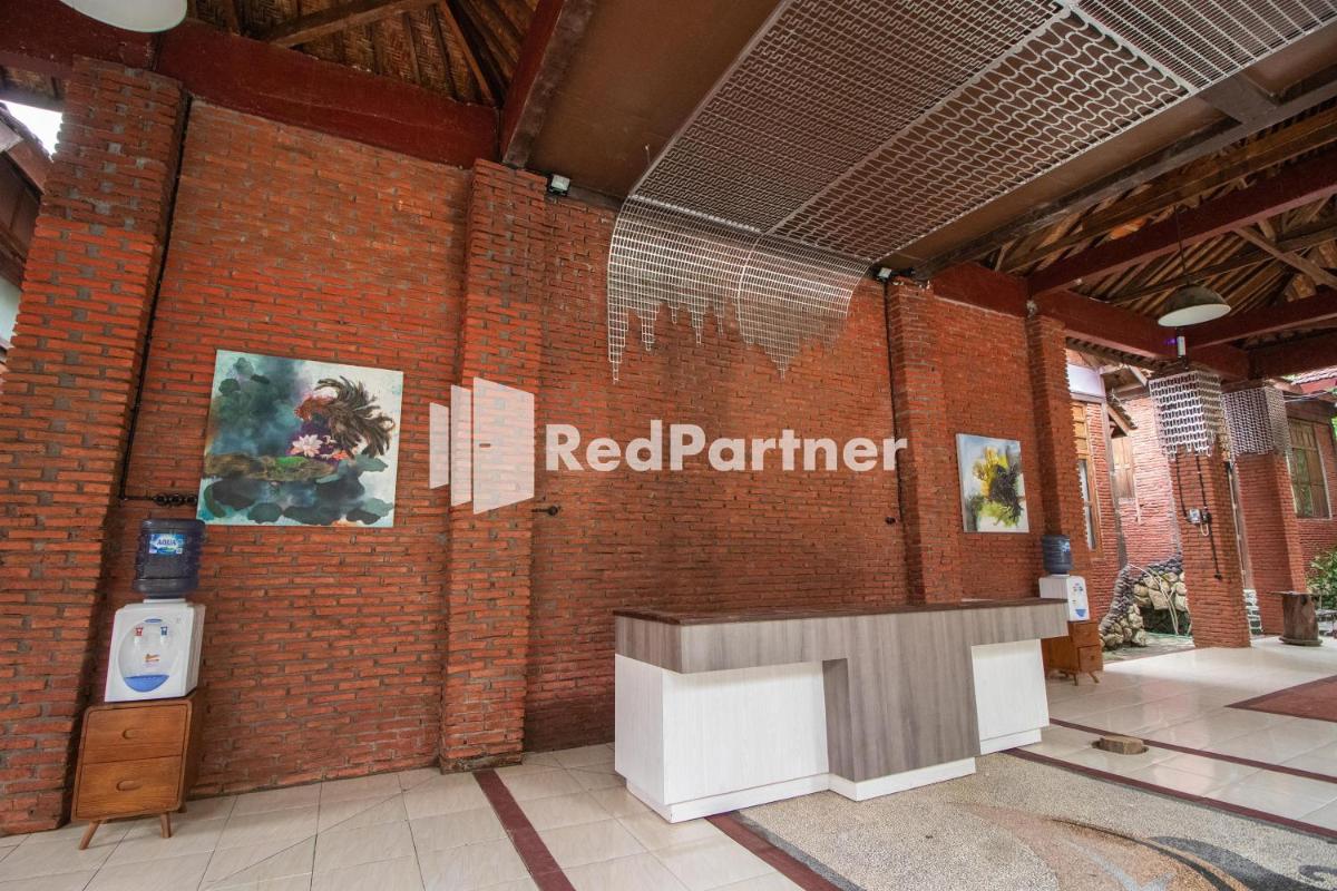 Djawata Resort & Gallery near Desa Wisata Kasongan Yogyakarta RedPartner - Housity