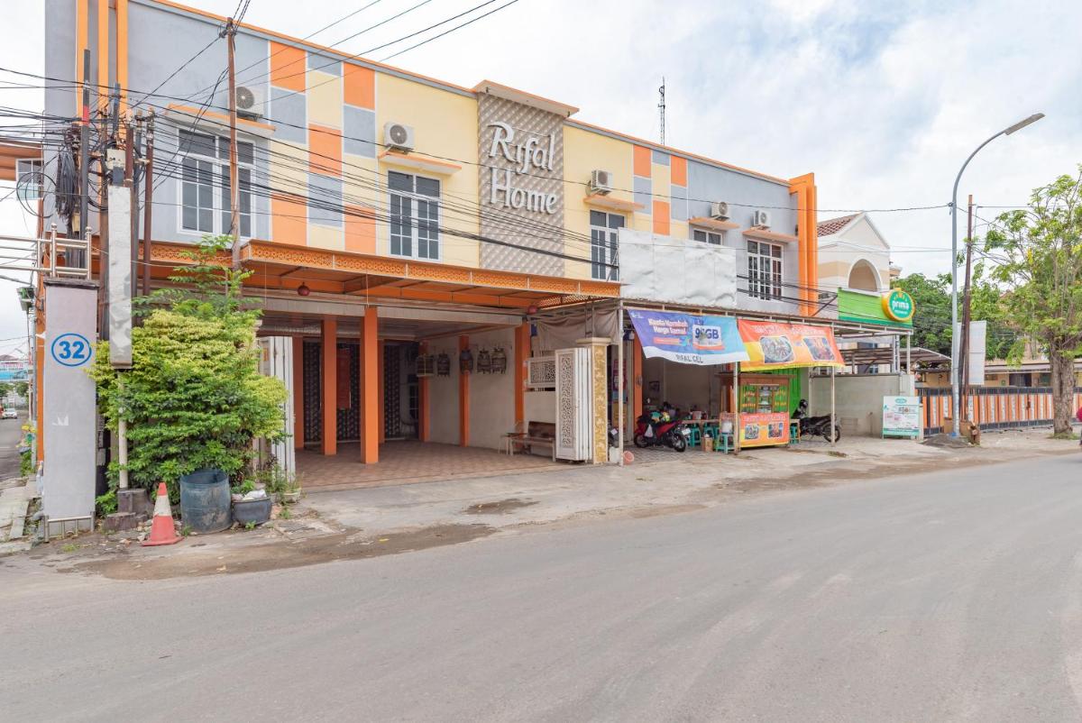 Urbanview Hotel Rifal Home Tegal - Hizvo