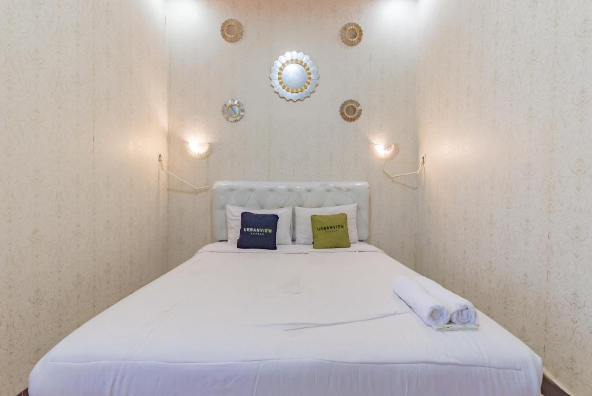 Urbanview Hotel Rifal Home Tegal - Hizvo