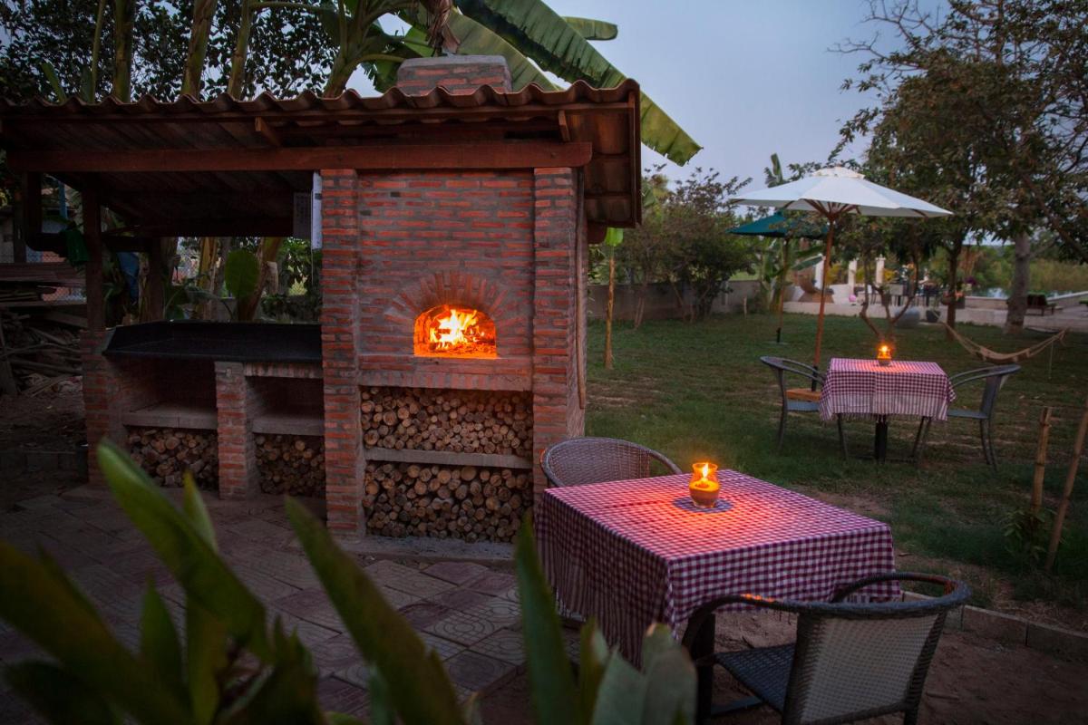 Le Kroma Villa - Housity