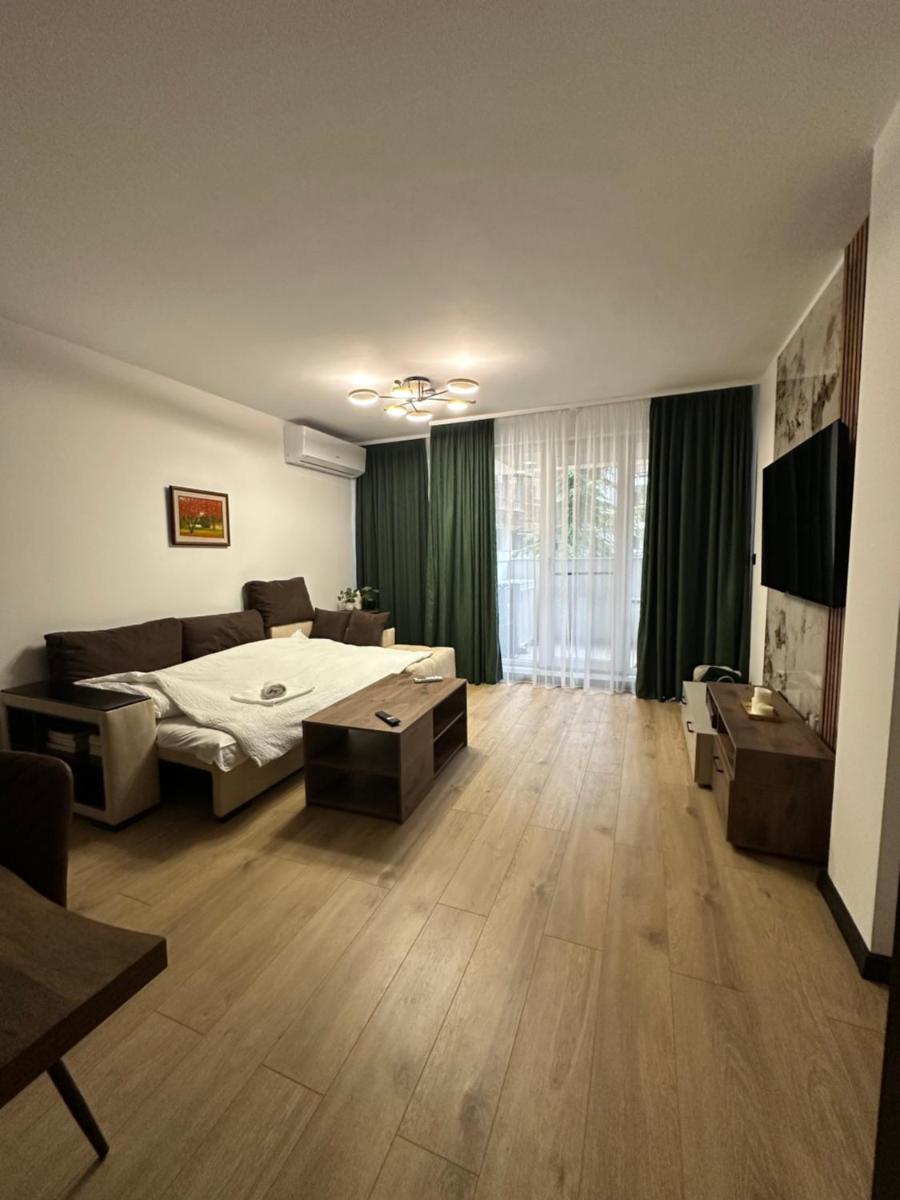 MonarX Suites - Hizvo