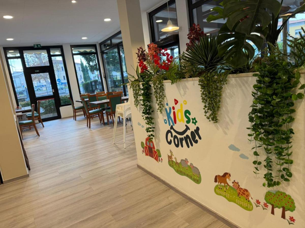 Hotel Bel Sito Peschiera - Housity