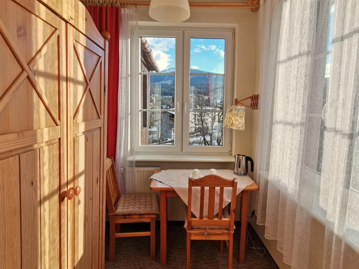 Pensjonat Jeleni Róg - Housity