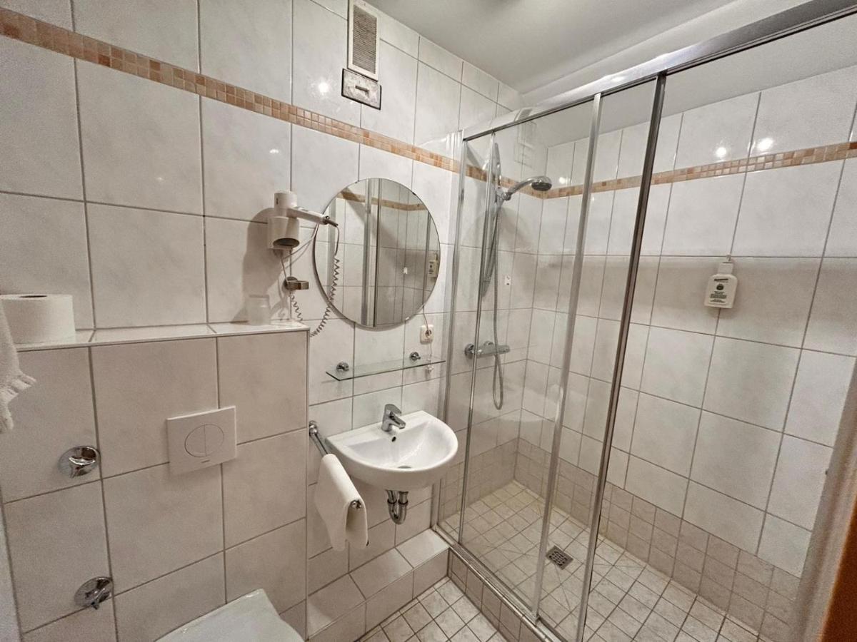 Hotel Herrenrest - Housity