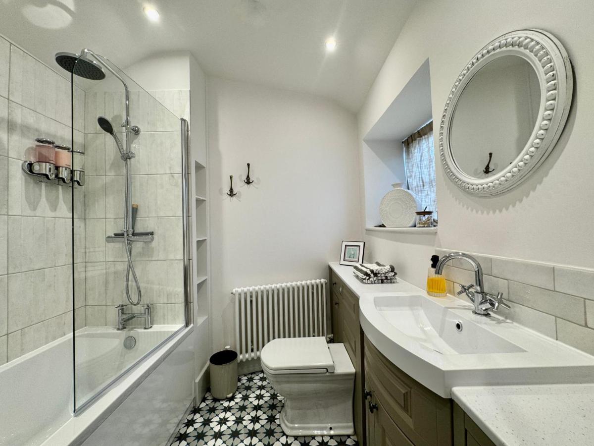 Cosy Rutland Cottage I 2BR I Near Stamford I Free private Parking by Belmont Places - Housity