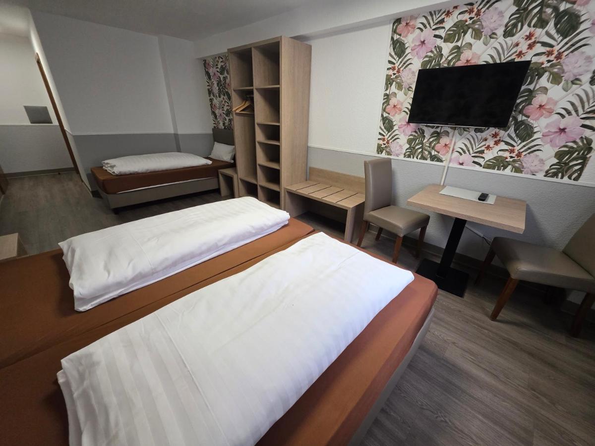 Hotel Montag - Housity