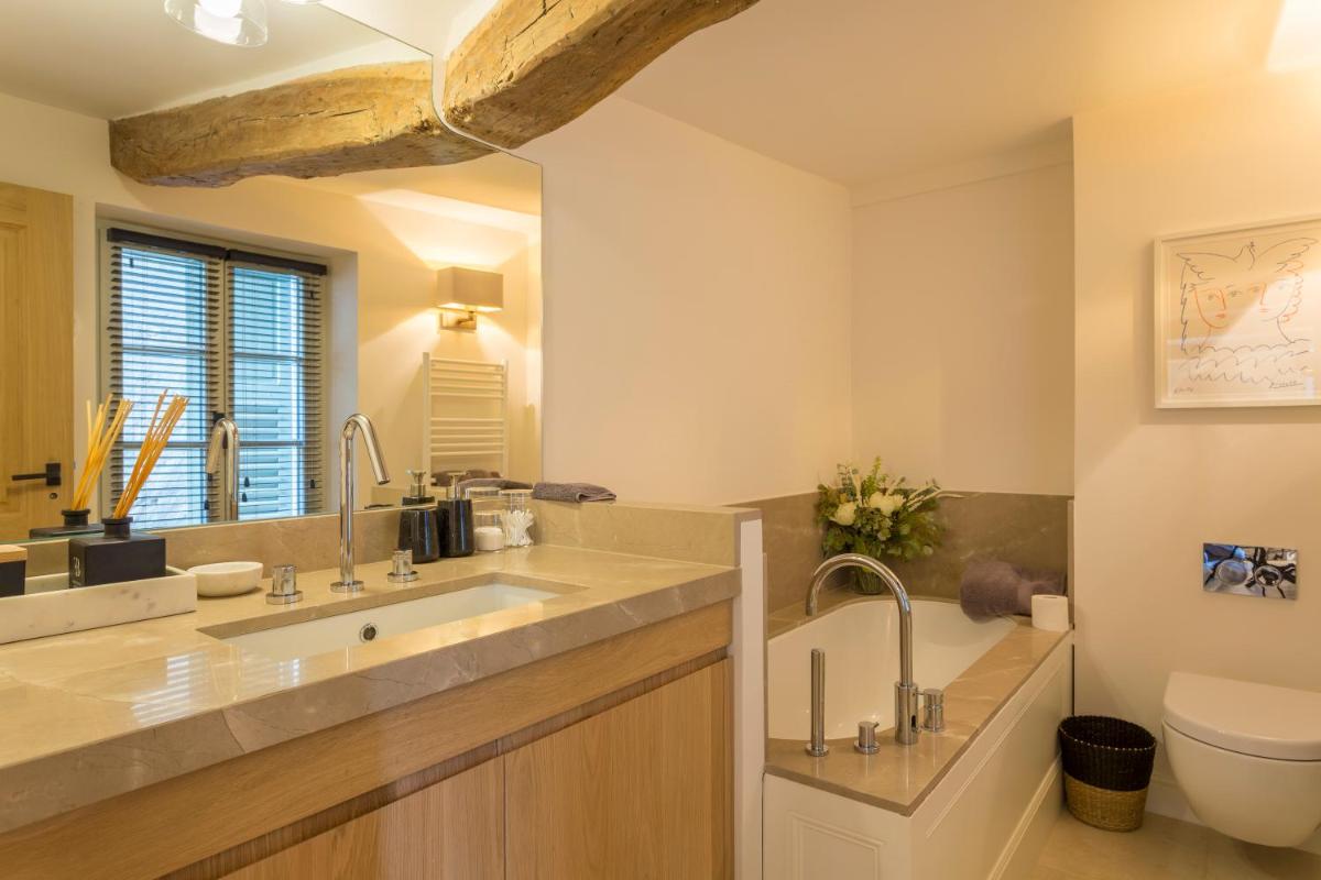 Mougins Luxury Retreats - Housity