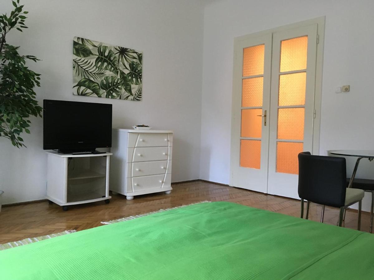 Rosmarinus Apartman - Housity