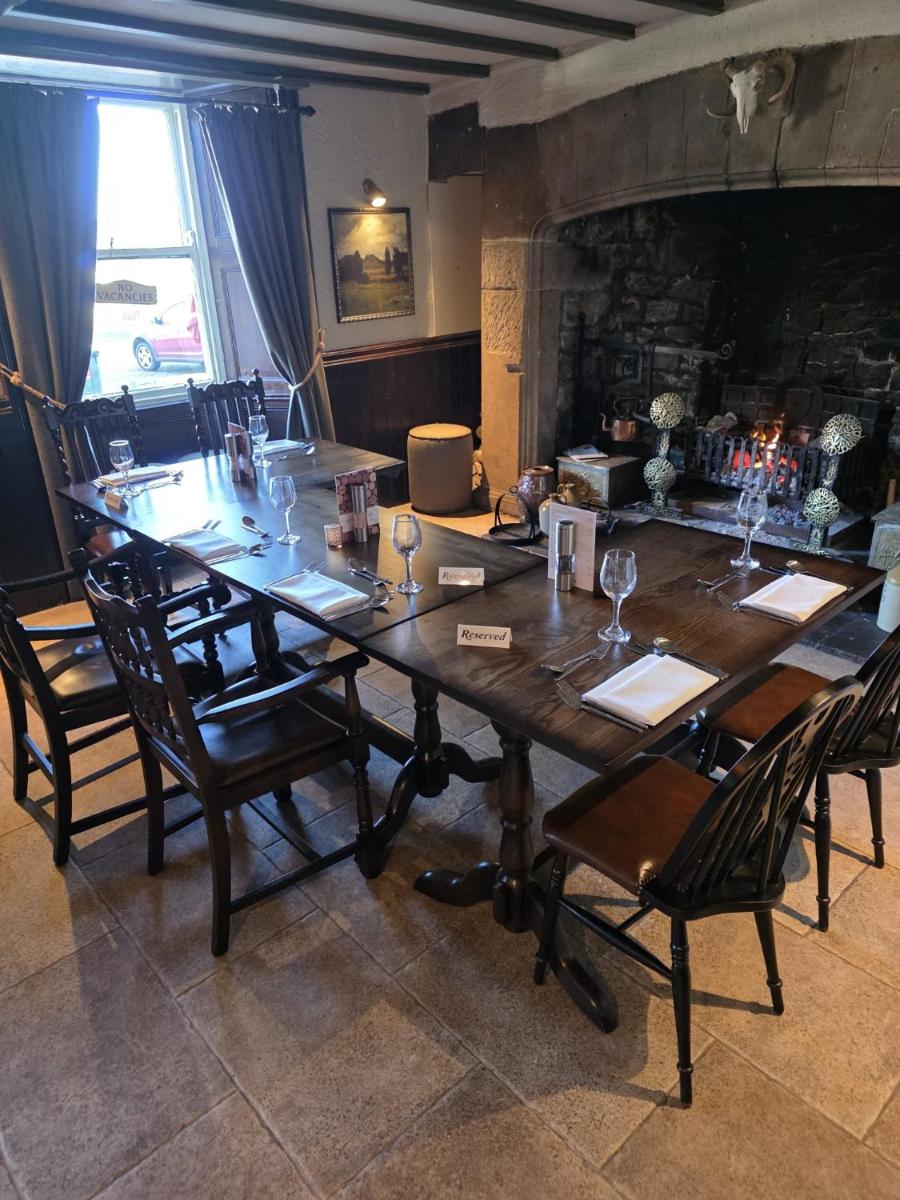 The Kings Arms Hotel - Housity
