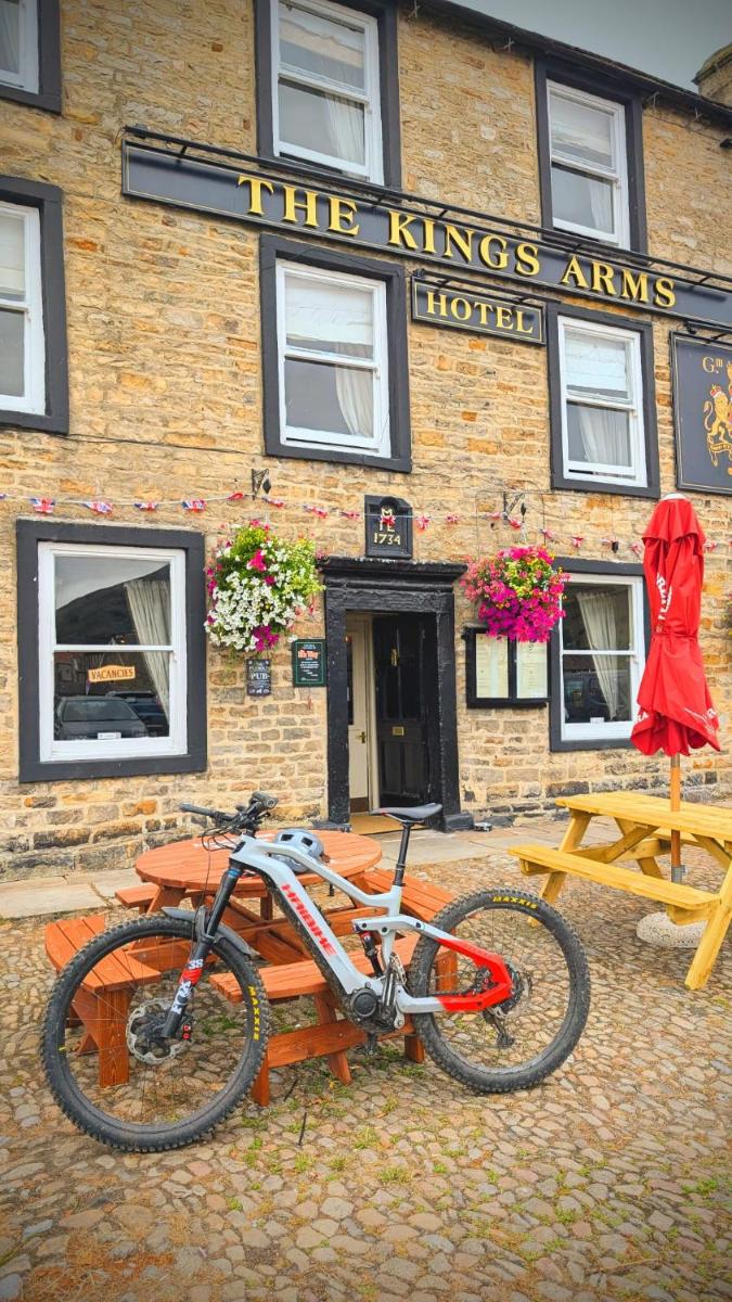 The Kings Arms Hotel - Housity