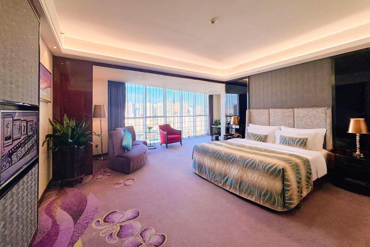 Sentosa Hotel Shenzhen Feicui Branch, Enjoy tropical swimming pools and high-class fitness club - Housity