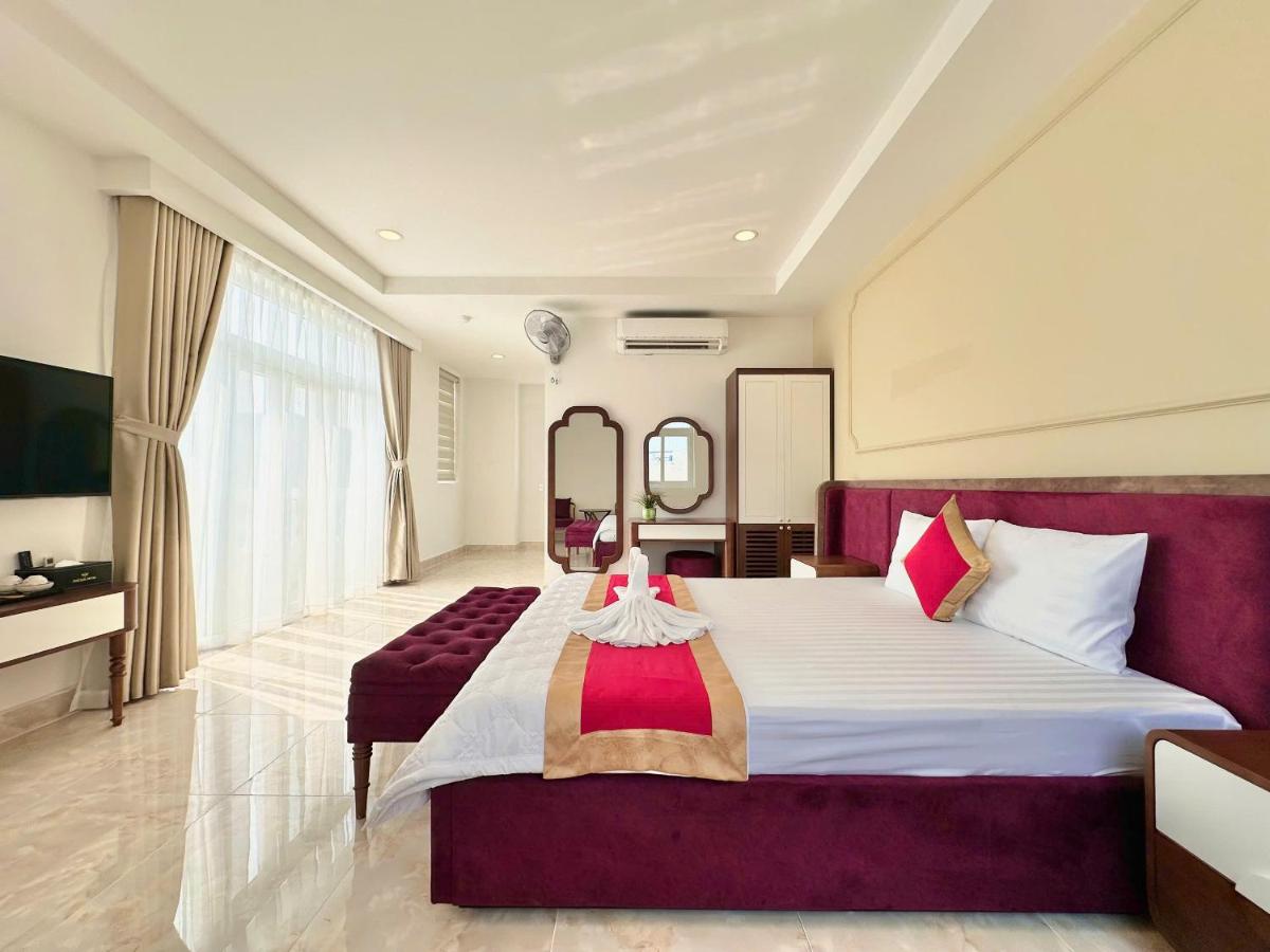 Phu Gia Hotel 13-15 Hoàng Quốc Việt - Housity