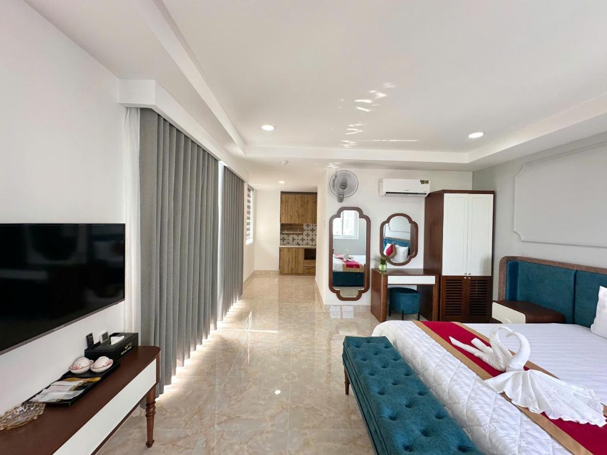 Phu Gia Hotel 13-15 Hoàng Quốc Việt - Housity