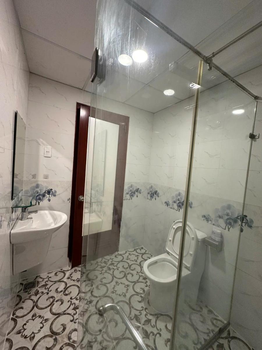 Phu Gia Hotel 13-15 Hoàng Quốc Việt - Housity