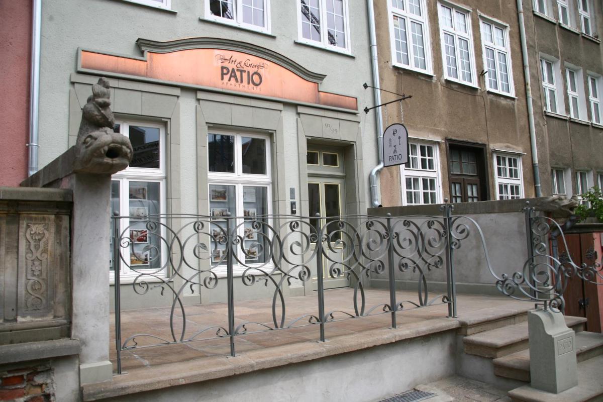 Patio Apartments - Old Town - Housity