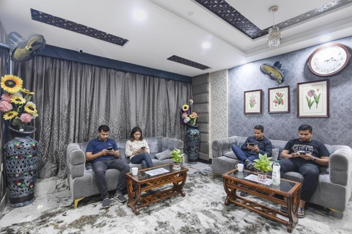 Hotel Deep Chinarpark,Near kolkata airport - Housity