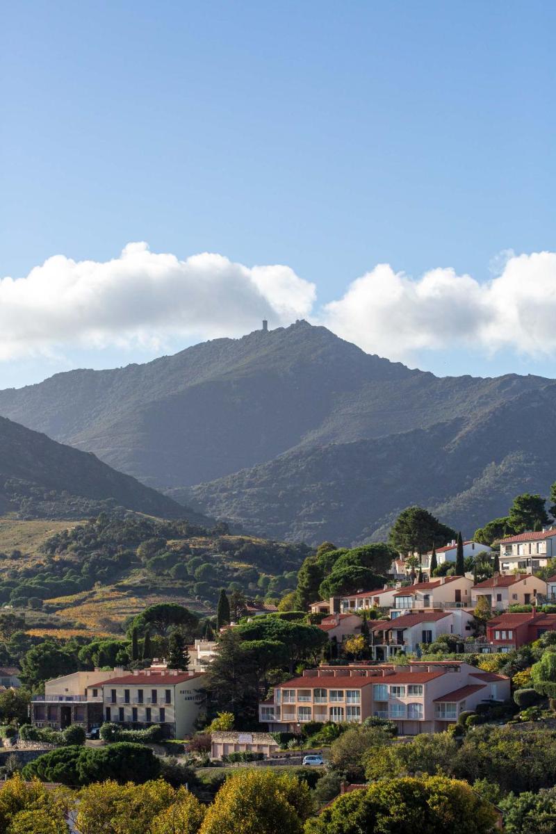 Vue générale sur la montagne ou vue sur la montagne depuis l'hôtel