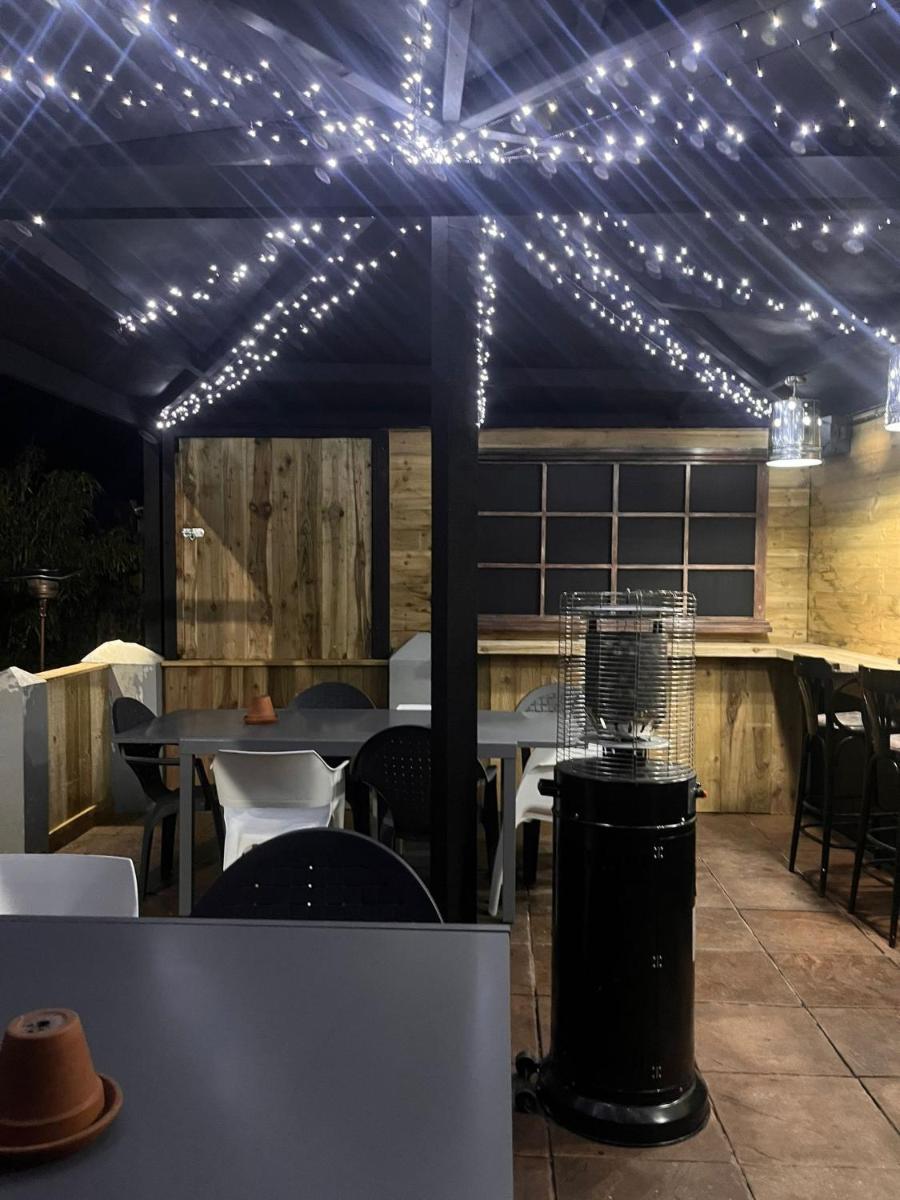 The Thirsty Scholar - Housity