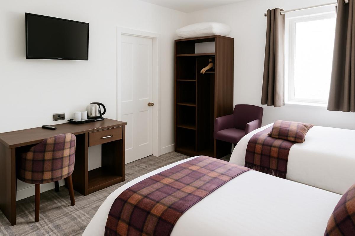Lochmaddy Hotel - Housity