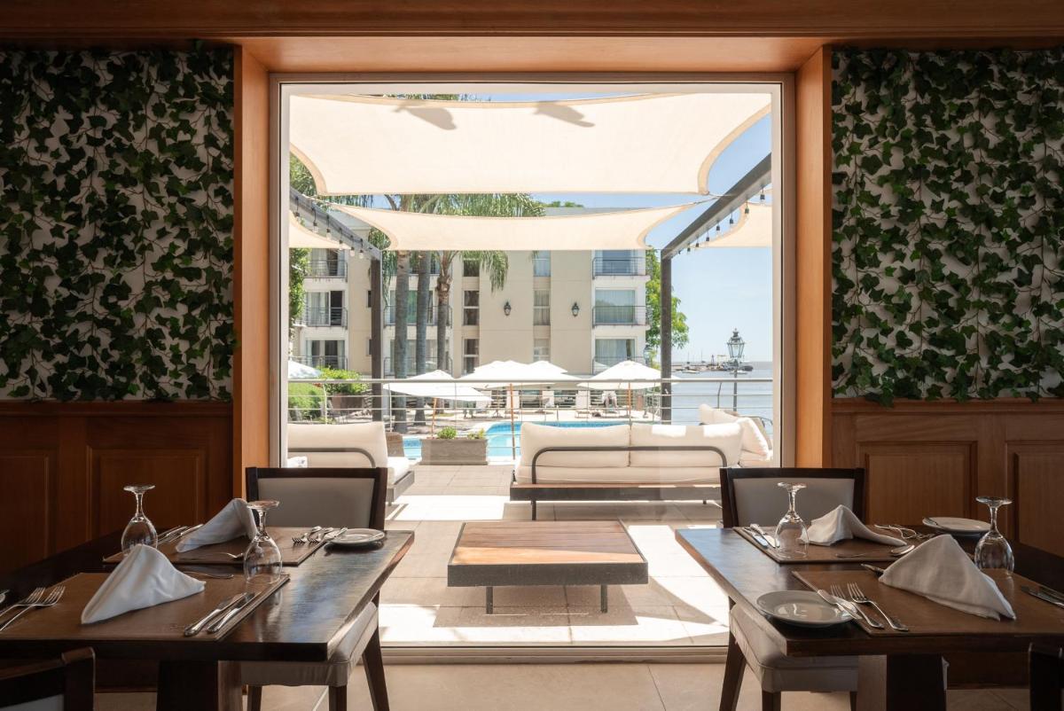 Radisson Hotel Colonia del Sacramento - Housity