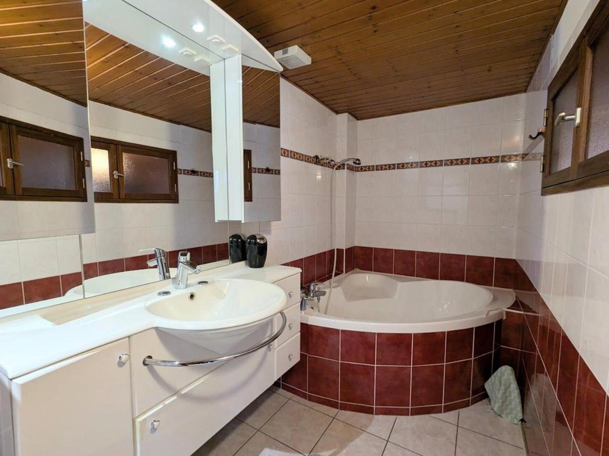 Appartement cosy au cœur de Vagney, proche commerces et sentiers, terrasse et cheminée, à 15km Gérardmer - FR-1-589-304 - Housity
