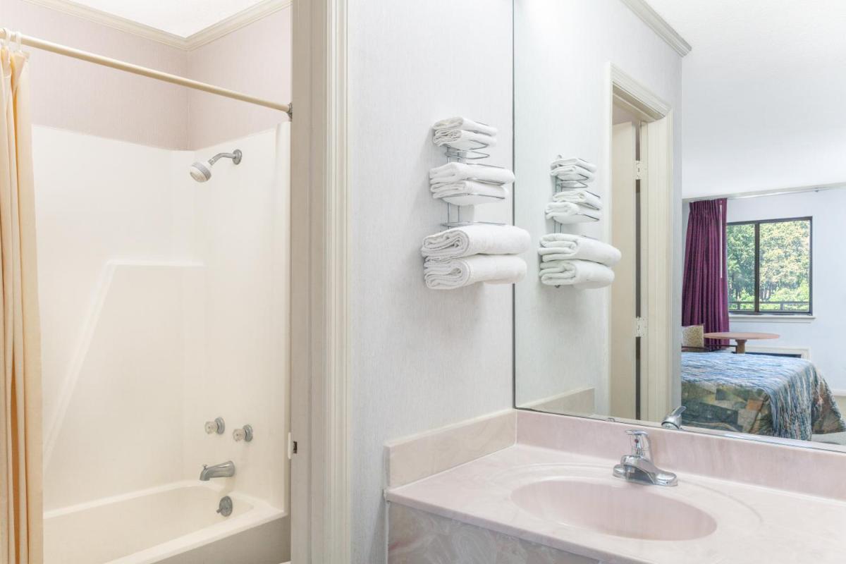 Knights Inn Point South Yemassee - Housity