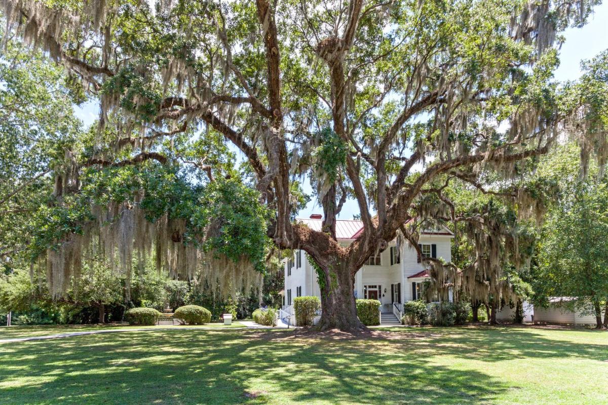 Knights Inn Point South Yemassee - Housity