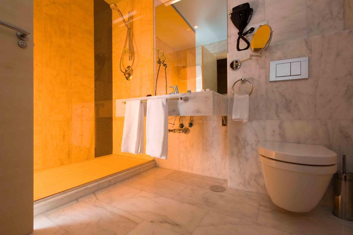 Un baño de Executive Sport