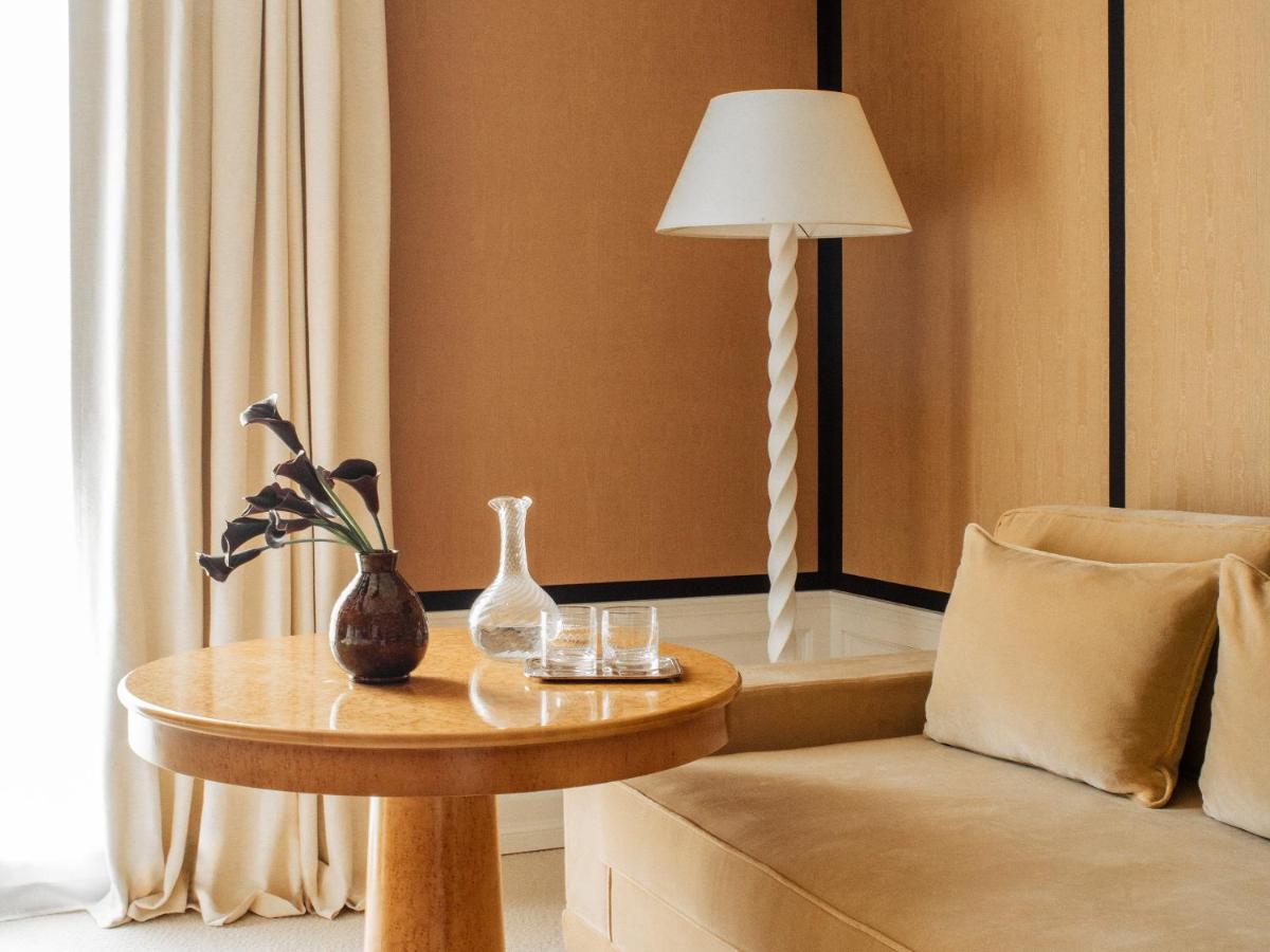 Coin salon dans l'établissement Hôtel Balzac Paris & Spa Ikoï