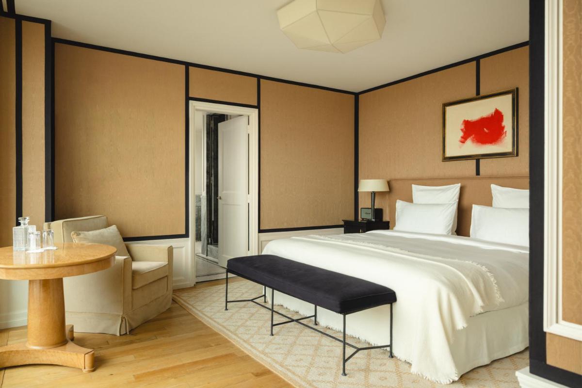 Un ou plusieurs lits dans un hébergement de l'établissement Hôtel Balzac Paris & Spa Ikoï