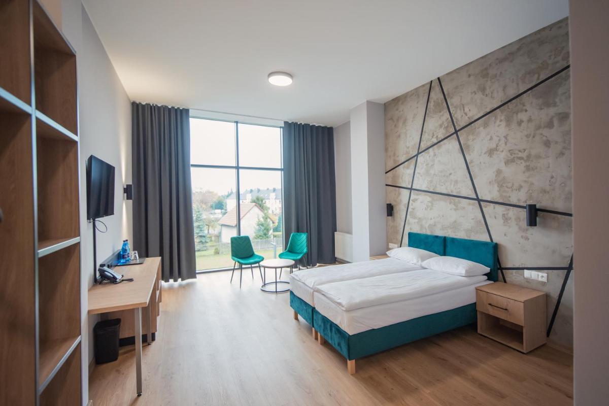 Centrum Szkoleniowo - Rekreacyjne \'5 poziom\' - Housity
