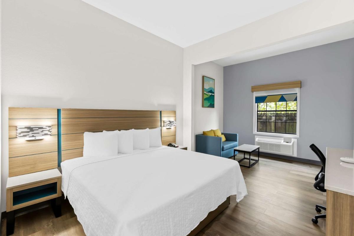 Sonesta Essential Beaumont - Housity