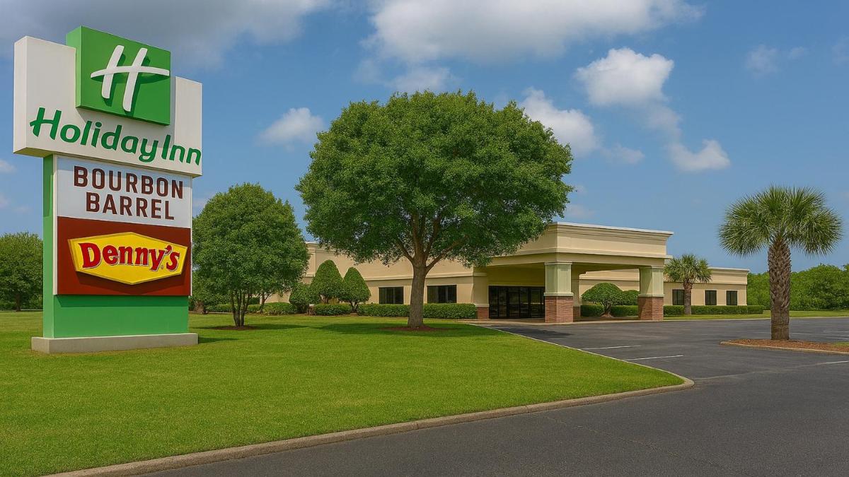 Holiday Inn Lumberton by IHG - Housity