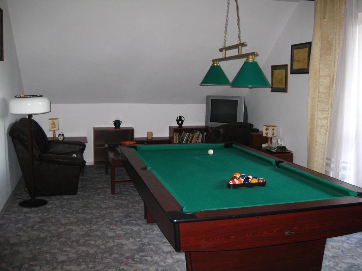 Pokoje Gościnne Pod Palmami - Housity