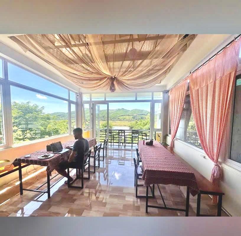 Bamboo Riverside Home - Housity