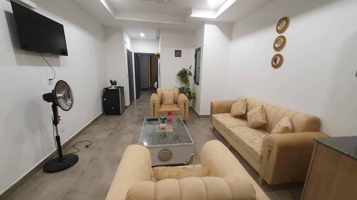 2 Bed Furnished Apartment Bahria Town Phase 8 - Housity