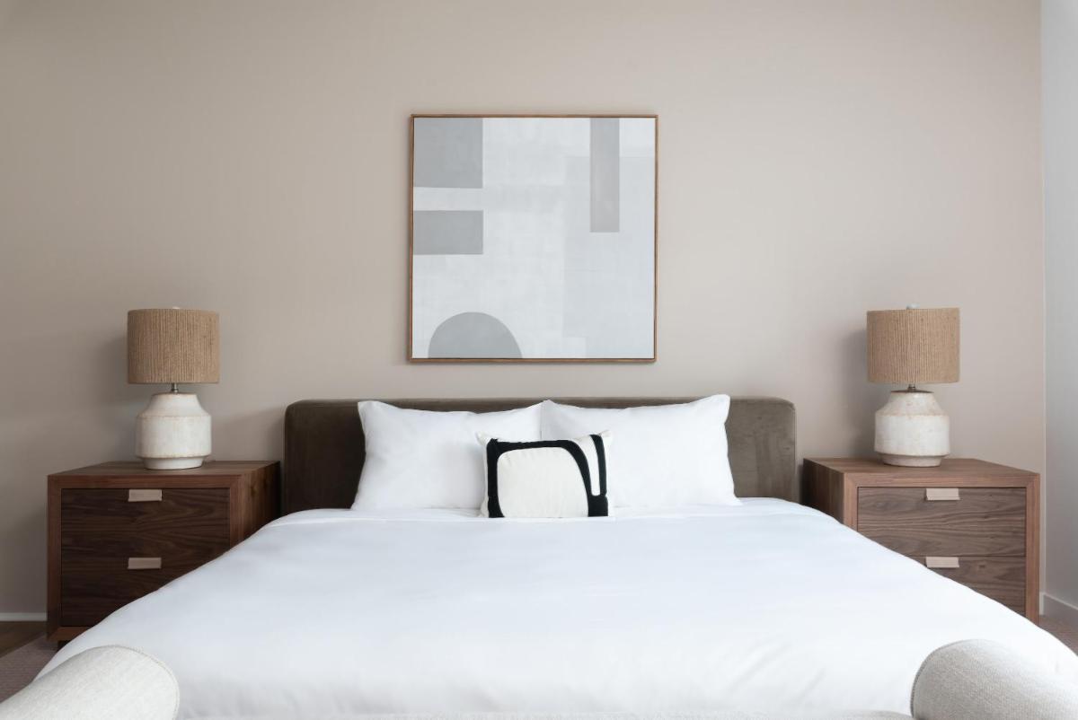 Boardwalk Hotel On Lake Anna By Kasa - Housity