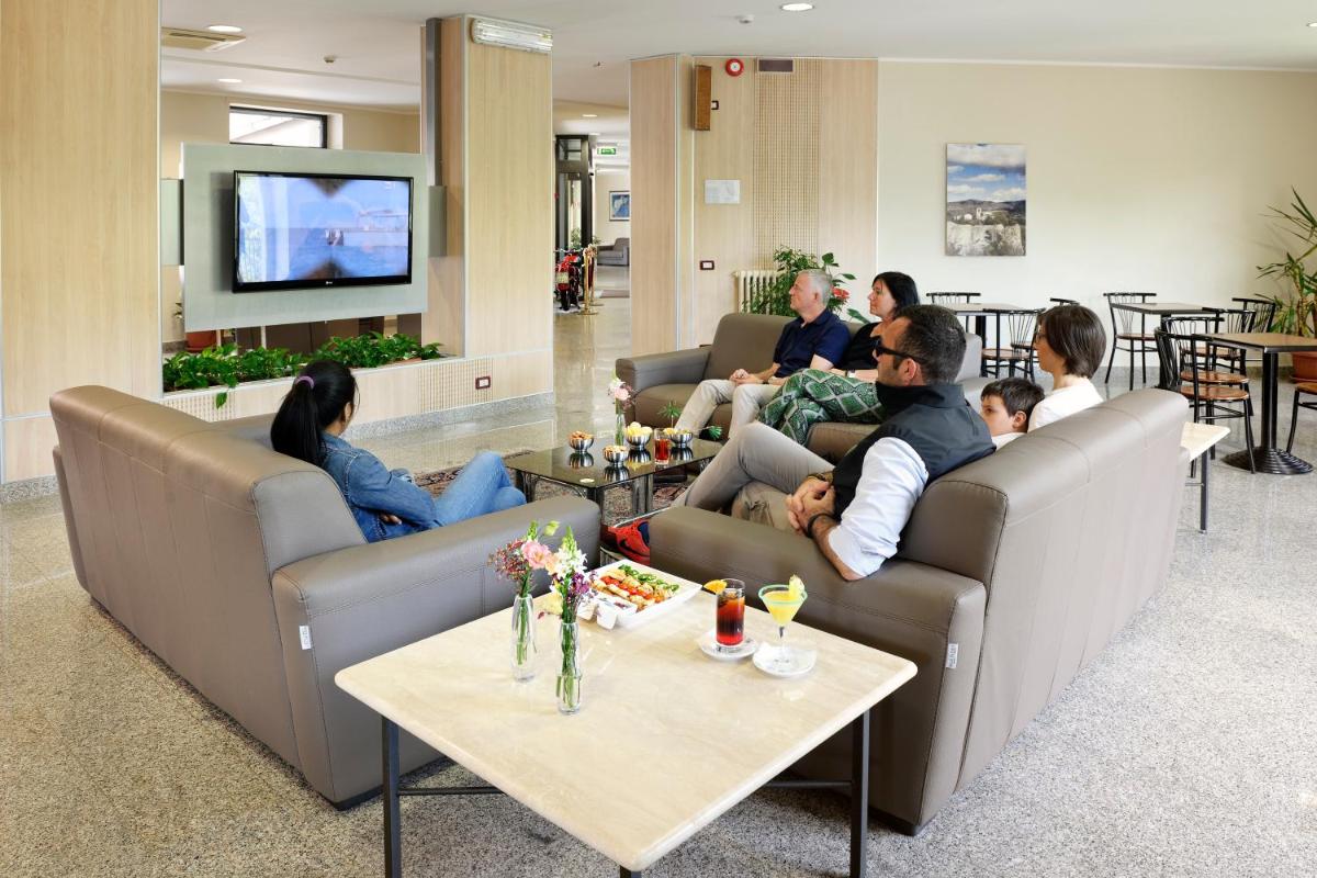 Hotel Delle Rose - Housity