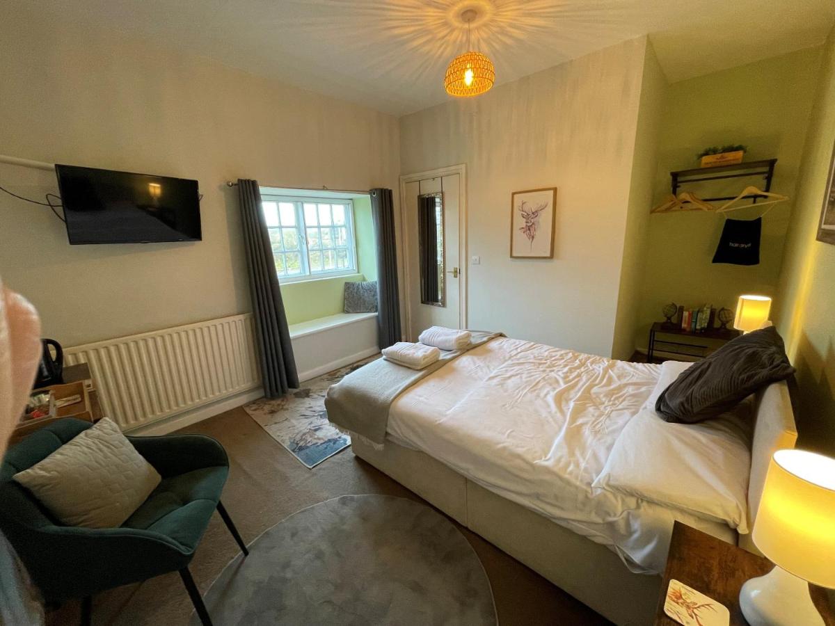 The Red Lion - Housity
