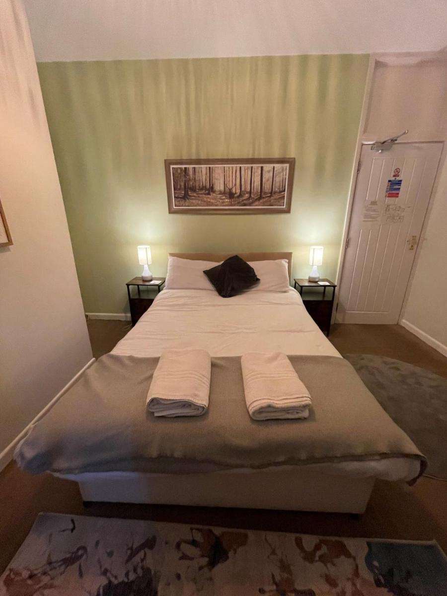 The Red Lion - Housity