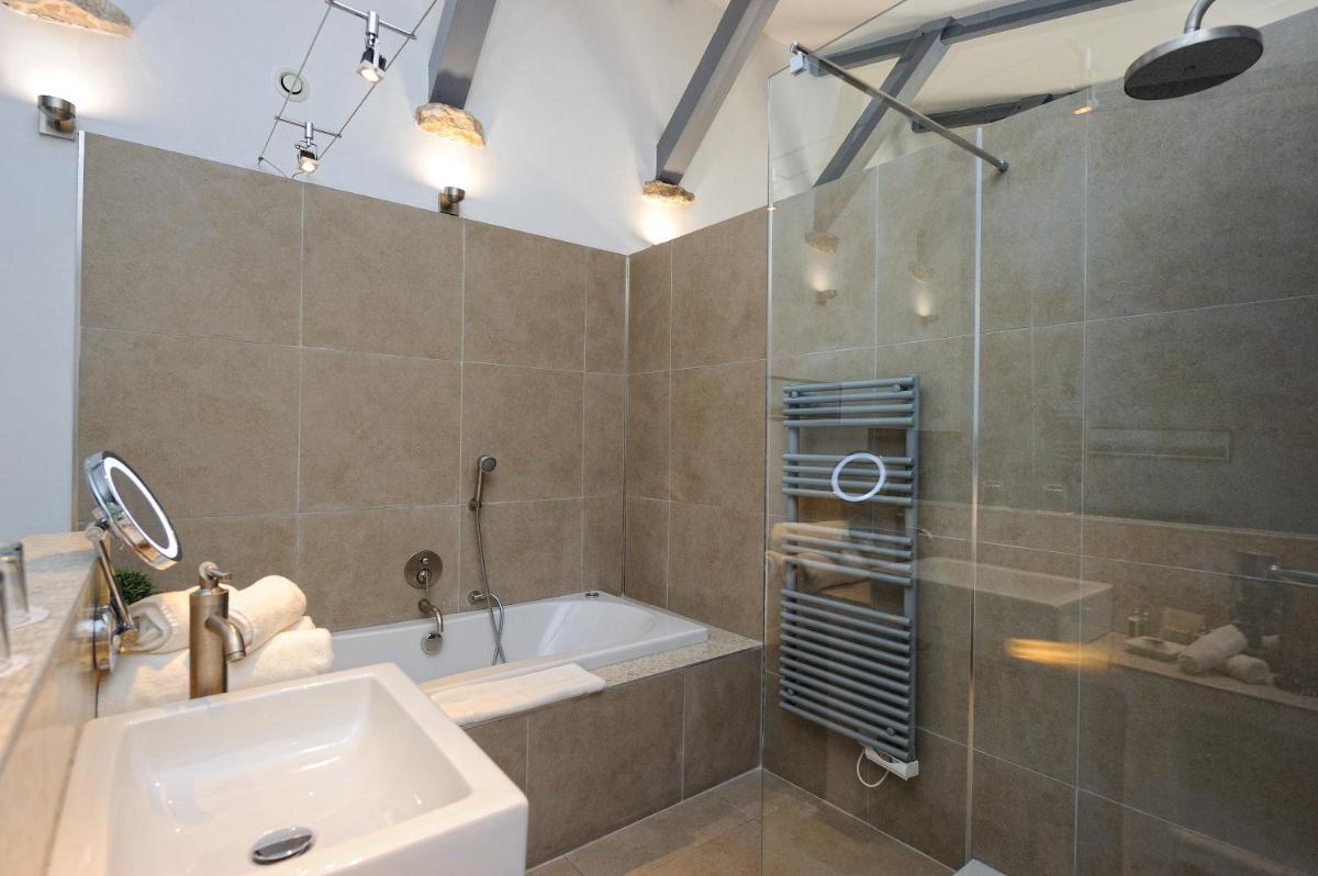 Salle de bains dans l'établissement Lodge de Charme A Cheda