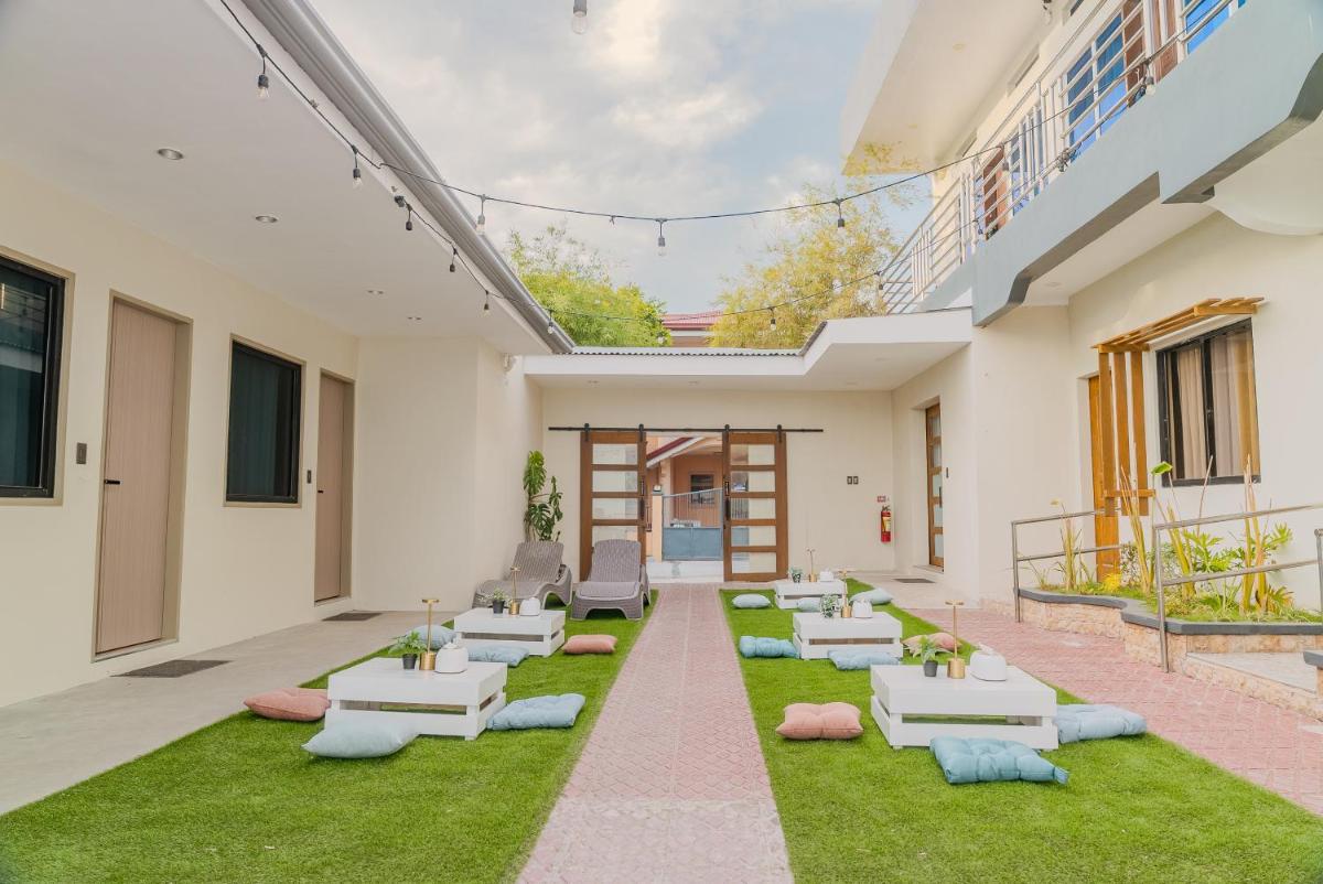 GT Seaside Inn - Housity