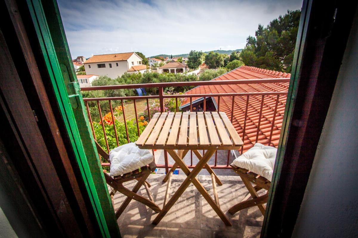 PIROVAC APARTMENTS *** - Housity